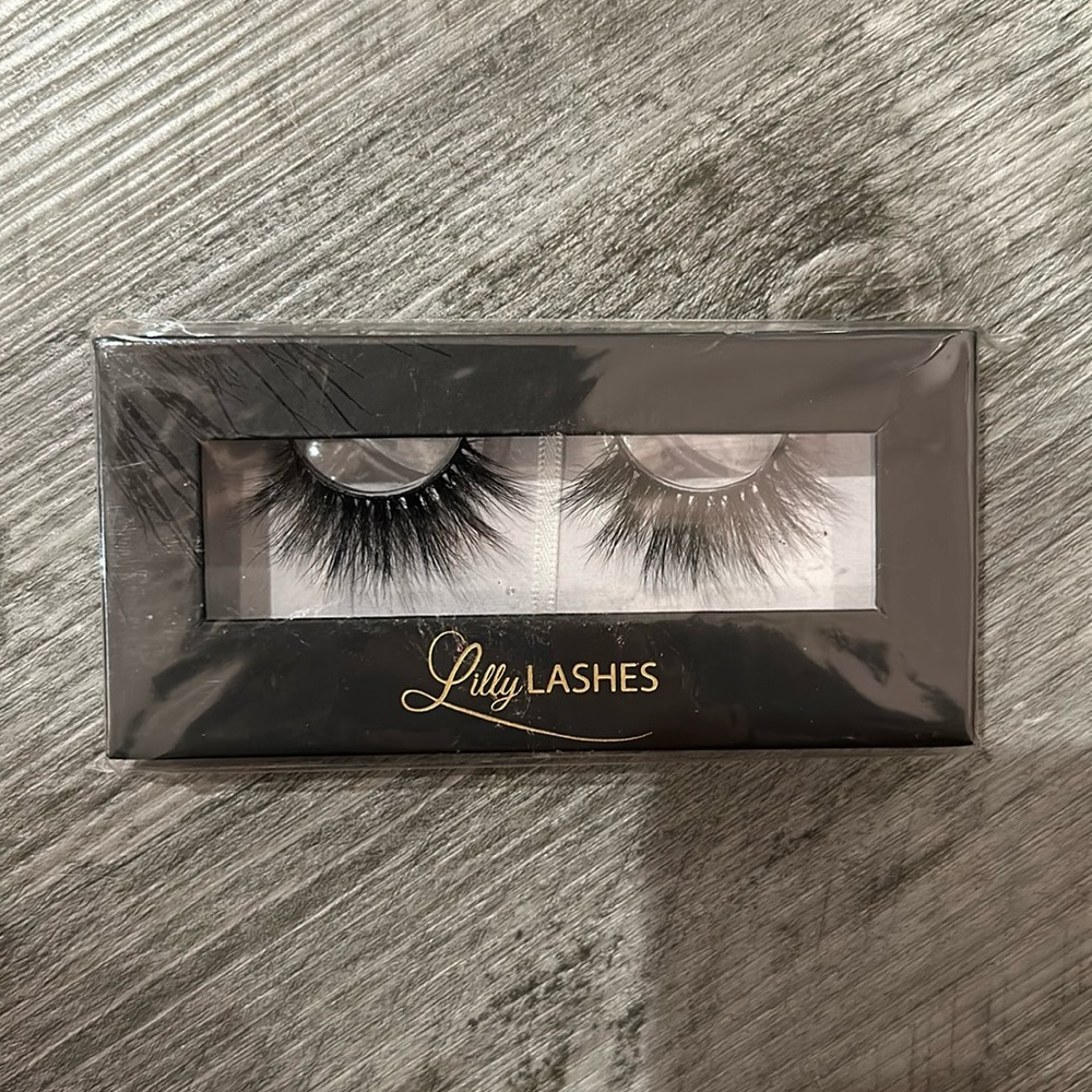Lilly Lashes
